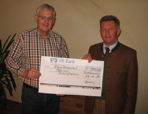Spendenübergabe Kanzlei Hollmayr